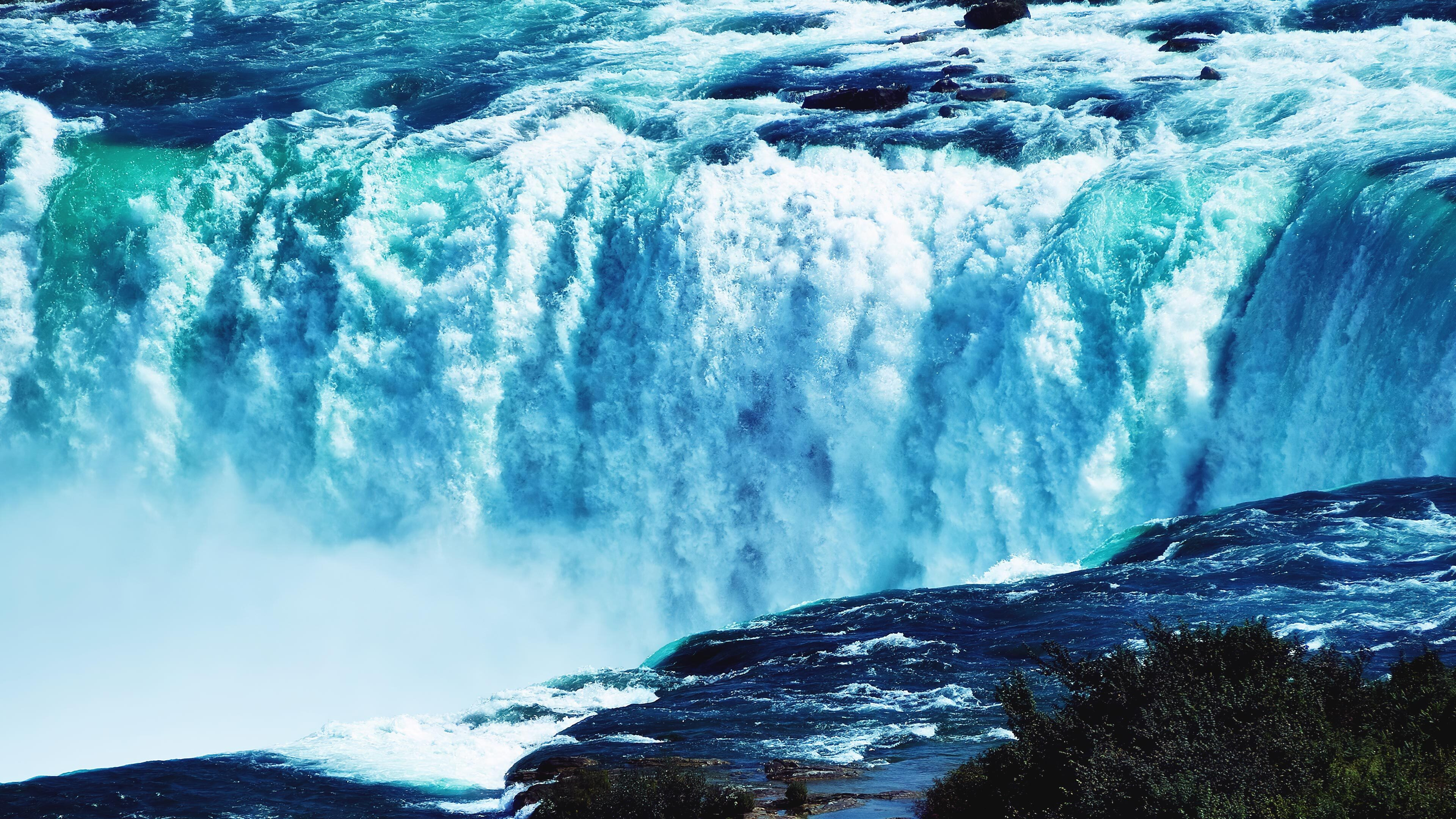 دانلود فیلم در تعقیب نیاگارا Chasing Niagara 2015